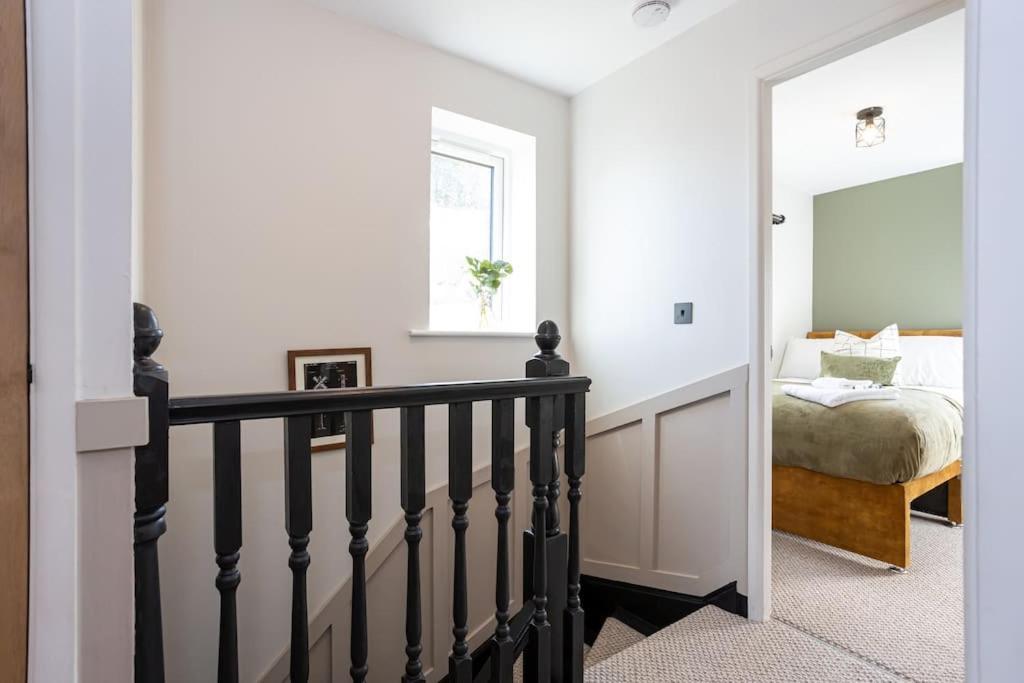 Railway House - Central Warrington - Sleeps 6 Dış mekan fotoğraf