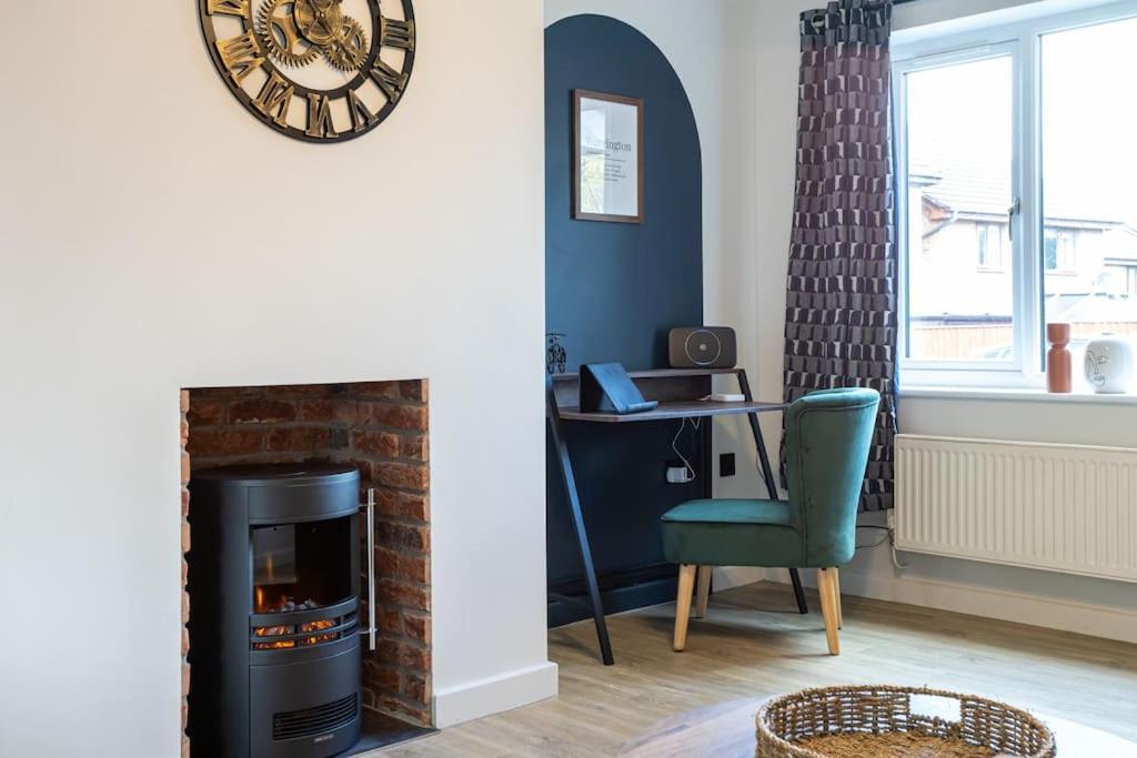 Railway House - Central Warrington - Sleeps 6 Dış mekan fotoğraf