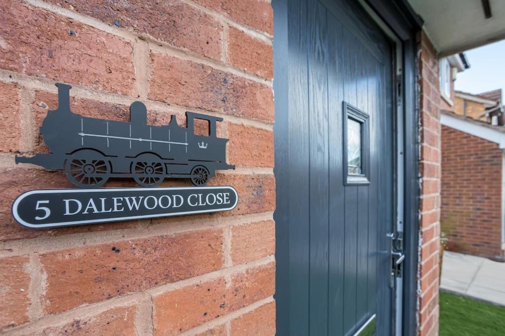 Railway House - Central Warrington - Sleeps 6 Dış mekan fotoğraf