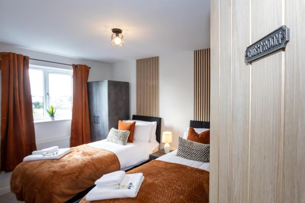 Railway House - Central Warrington - Sleeps 6 Dış mekan fotoğraf